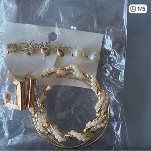 Brand New Chic Earring Set of Six 🌼